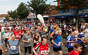 Der Barmstedter Stadtlauf zählt mit seinen Strecken durch Stadt und Natur zu den beliebtesten der Region. Foto: Strandmann/Archiv