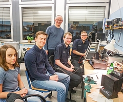 Im Funkraum der Elsa-Brändström-Schule sendeten die Funkamateure unter Leitung von Sebastian Mrozek. (Foto: Mrozek)