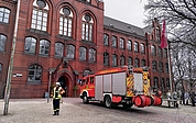 Die Feuerwehr rückte zur Bismarckschule an, musste aber nicht eingreifen. (Foto: Frank)