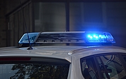 Die Polizei forscht nach der Unfallursache. (Symbolfoto: Franz P. Sauerteig auf Pixabay)