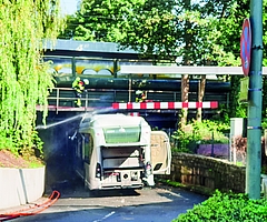 Trotz Höhenwarnanlage prallte der Elektrobus der KViP gegen die Decke des Tunnels und fing Feuer. (Foto: Strandmann)