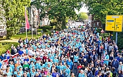 Vom Startturm aus bot sich dieses bunte Bild auf die Teilnehmer des 5 Kilometer-Laufes. (Foto: Strandmann)