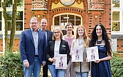 Freuen sich auf viele Teilnehmende an den VHS-Kursen im kommenden Semester: Philip Mortimer (von links), Dirk Moritz, Tetyana Frank, Maike Bünning, Sophie Riepen und Ilenia Faroldi. (Foto: Frank)