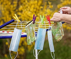 Die Masken können weggehängt werden. (Foto: Willfried Wende, Pixabay)