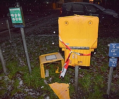 Dieser Briefkasten der Deutschen Post in Uetersen an der Ecke Eichenweg, Gerhart-Hauptmann-Straße wurde zerstört. (Foto: Frank)