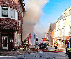 Starker Rauch quoll aus dem Gebäude. (Foto: Omaima Hamed Liazid)