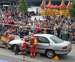 Live-Übung einer technischen Rettung am Blaulichttag 2023 in Elmshorn. (Foto: Meyer-Lutz)