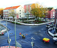 Neu asphaltiert ist die Kreuzung. Das Wichtigste ist damit geschafft. (Foto: Strandmann)