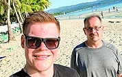 Alexander Dittmer (vorn) und Hartmut Pflantz auf Boracay Island. (Foto: Dittmer)