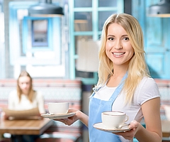 Für viele Studierende aus dem Kreis Pinneberg sind die Semesterferien ein willkommener Anlass, um durch Jobben Geld zu verdienen. (Foto: AOK/hfr)